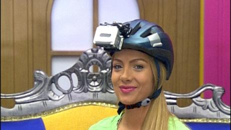 Златка Райкова шпионира съквартирантите си