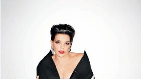 Лайза Минели показа среден пръст!