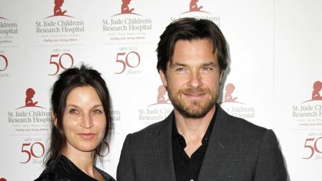 Джейсън Бейтман пак в отбора на бащите