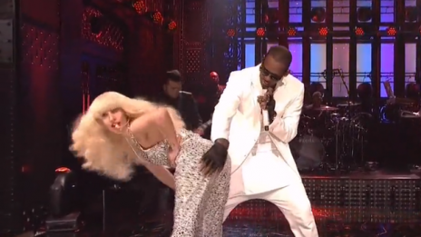 Лейди Гага се извини за сътрудничеството си с Ар Кели