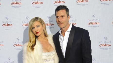 Бременната Каприс очаква дете и от сурогатна майка