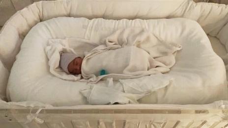 Запознайте се с Псалм Уест – бебето на Ким и Кание