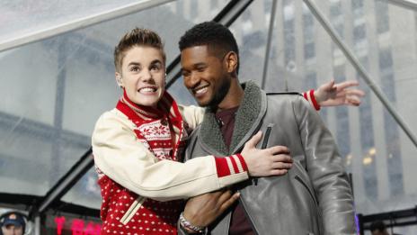 Бийбър иска за Коледа бельо и чорапи