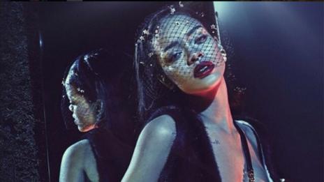 Риана в Тайните градини