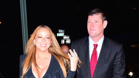 Марая отлага сватбата с милиардера Пакър?