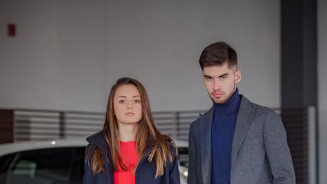 Облечи си Tialoto: Строг дрескод