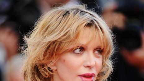 Къртни Лав си търси богат мъж