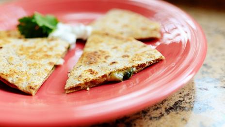 Царевични питки с кашкавал, чушки и гъби