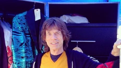 Мик Джагър кръшка на гаджето си с още по-млада моделка