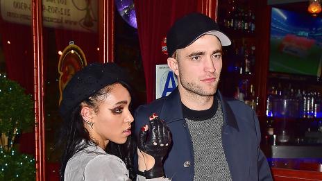 Робърт Патинсън би представил FKA twigs на Кристен Стюарт