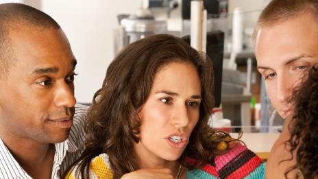 Семейни кризи, причинени от „приятели“