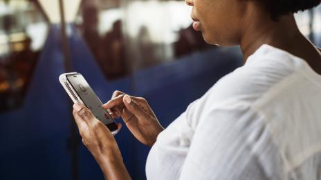 За по-добра връзка: Намалете общуването чрез съобщения