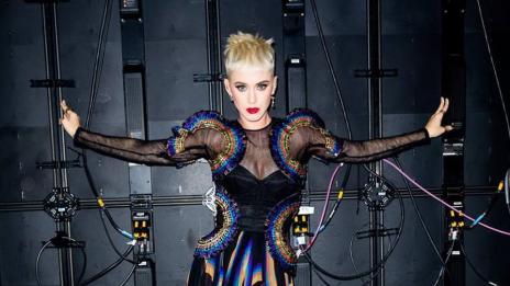 Кейти Пери пак поиска мир с Тейлър Суифт