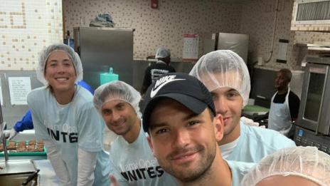 Григор Димитров готви за бездомни