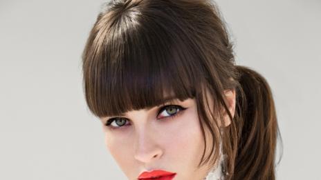 Муза в дантели и бродерии