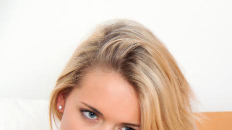 Изневярата в нейната глава