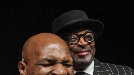 Майк Тайсън с опериран врат