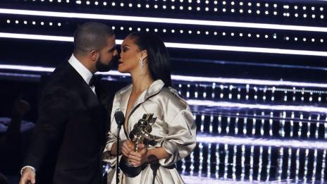 Дрейк се обясни в любов на Риана