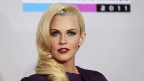 Джени Маккарти не се притеснява, че синът ѝ ще я види гола