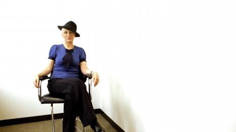 Ани Ленъкс се разделя с огромната си къща в Лондон