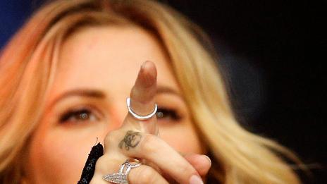 Ели Голдинг бори паник атаки с бокс