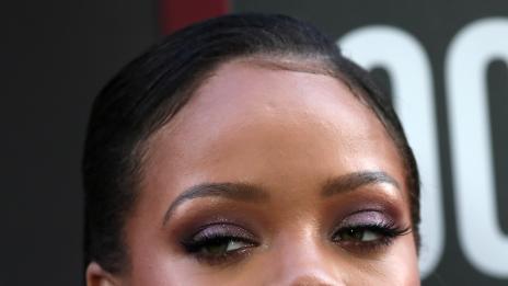 Детайли за историческата модна линия на Риана