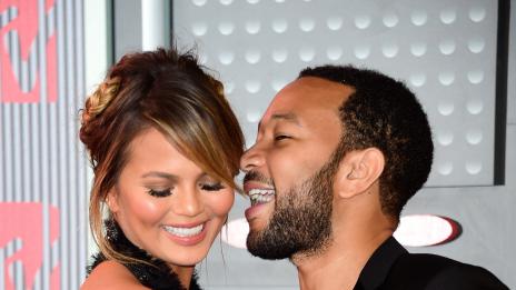 Криси Тейгън и Джон Леджънд ще си имат бебе