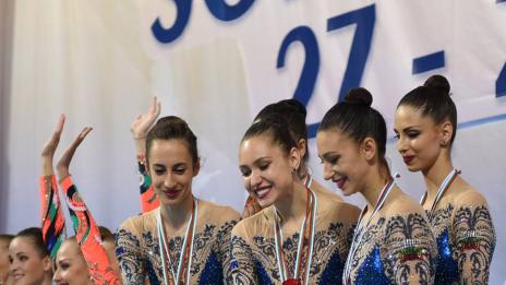 Refan с подаръци за шампионки