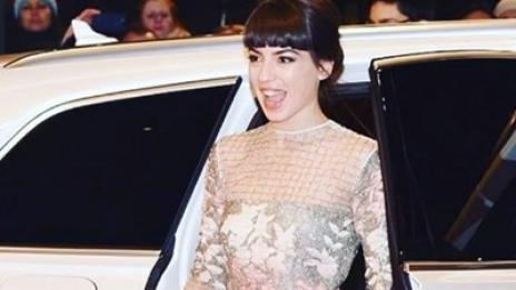 Анджела Недялкова прикова погледите с къса рокля на Берлинале