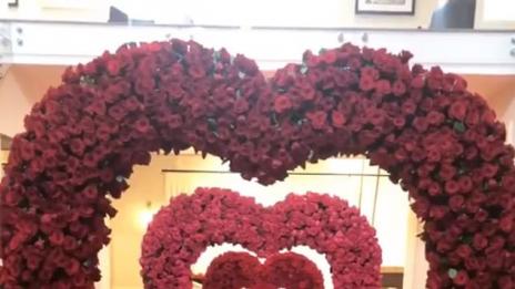 За Свети Валентин: Хиляди рози за Кайли Дженър