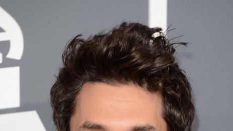 Джон Майър си слага ботокс
