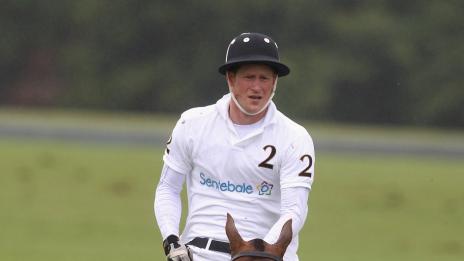 Принц Хари с ново гадже?!