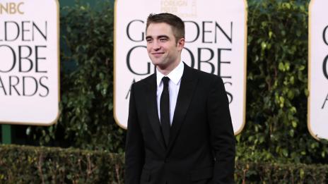 Робърт Патинсън се отдава на музиката и записва първия си албум