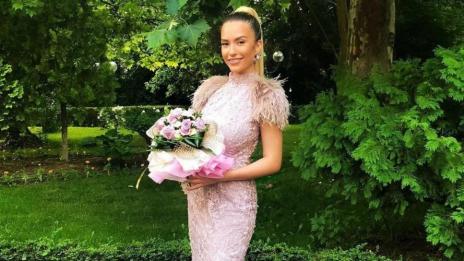 Тита се застрахова извън сцената, ще учи бизнес администрация