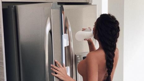 Без изненада и след Photoshop: Николета пак гола