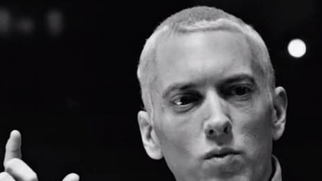 Рапърът Еминем продава... тухли с история