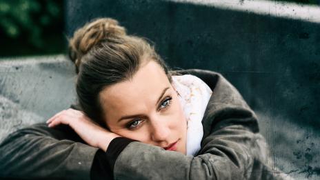 Дария Симеонова се сгоди на самотен плаж