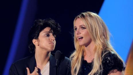 Лейди Гага се жени пред 18 000 фенове?