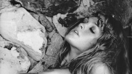 Ерин Хедъртън – новият ангел на Ди Каприо