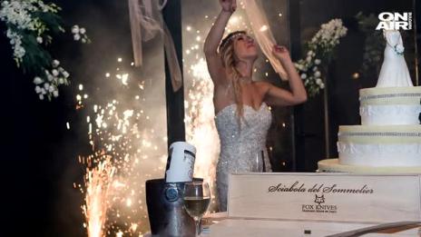 Сологамия... Толкова се харесвам, че ще взема да се взема! (ВИДЕО)