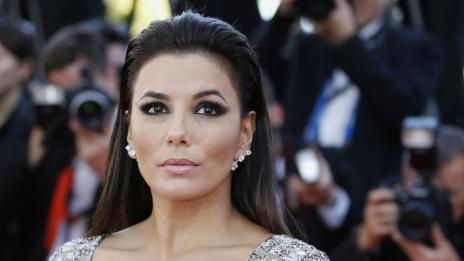 Фенове плащат сметката на Ева Лонгория