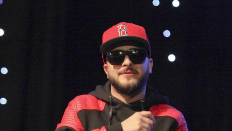 Криско готов за деца, работи по автобиография