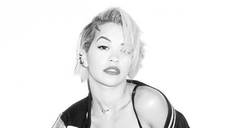 Рита Ора се съблича без свян пред Тери Ричардсън