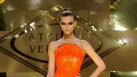 Титаните Versace и Christian Dior