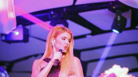 Чар или бедствие: И Анелия уголеми устни