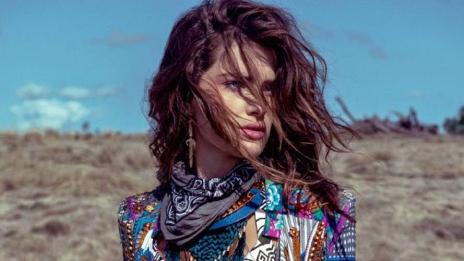 Предводителката на племето – Изабели Фонтана