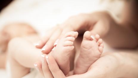 За бебето и майчините ласки...