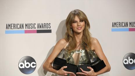 Тейлър Суифт дава най-много пари за благотворителност