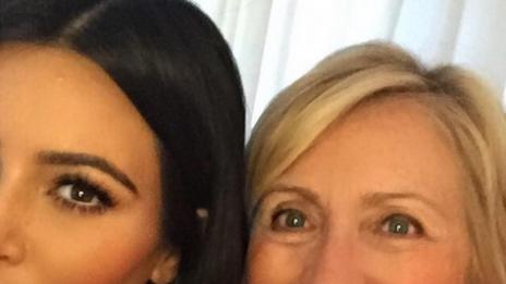 Ким приклещи Хилари Клинтън за селфи