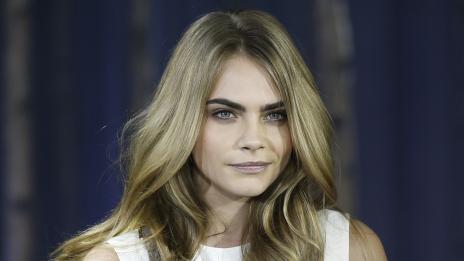 Как естествено да се сдобием с плътни вежди?